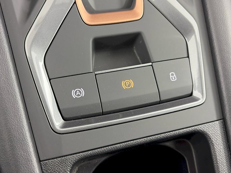 Cupra Formentor (2025) 2.0 TSI 150kW 4x4 DSG - fotka 24 z 34