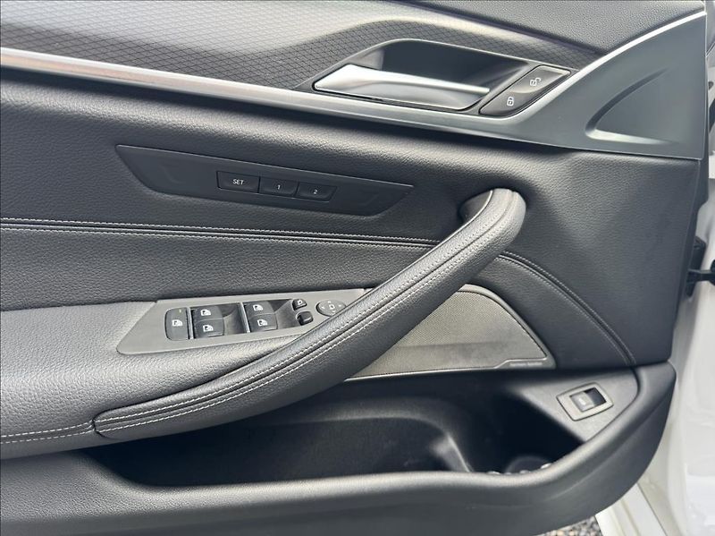 BMW Řada 5 540XD,250kw,M packet - fotka 15 z 34