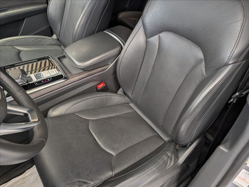 Audi Q8 E55 TFSI Quattro S-line - fotka 17 z 38