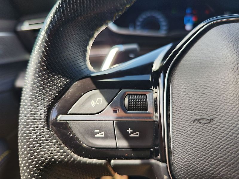 Peugeot 508 1.6 PureTech/265kW PSE Hybrid - fotka 28 z 41