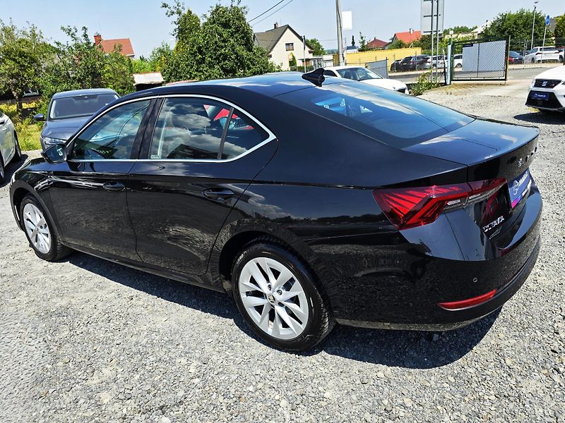 Škoda Octavia 2.0TDI 110KW DSG STYLE+ MATRIX - fotka 4 z 39