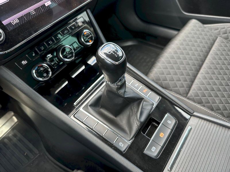 Škoda Superb (2018) Combi 2.0 TDI Style - fotka 25 z 33