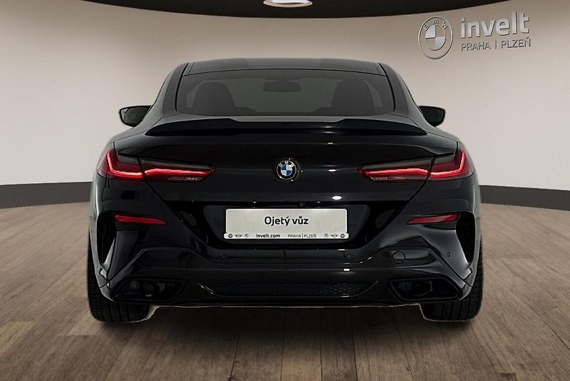 BMW Řada 8 840d xDrive - fotka 4 z 25