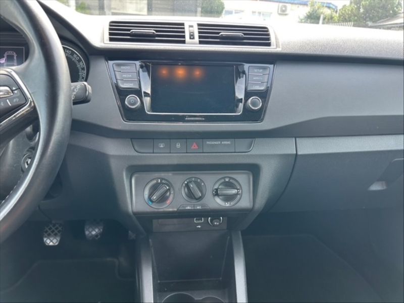 Škoda Fabia 1,0 TSI 70 Ambition - fotka 10 z 11