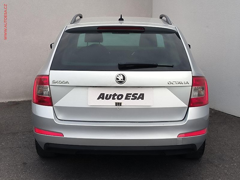 Škoda Octavia (2014) 1.6 TDi, Ambition, navi - fotka 5 z 19