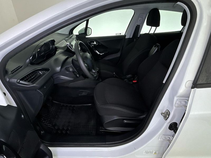 Peugeot 208 Hatchback 208 - fotka 7 z 26