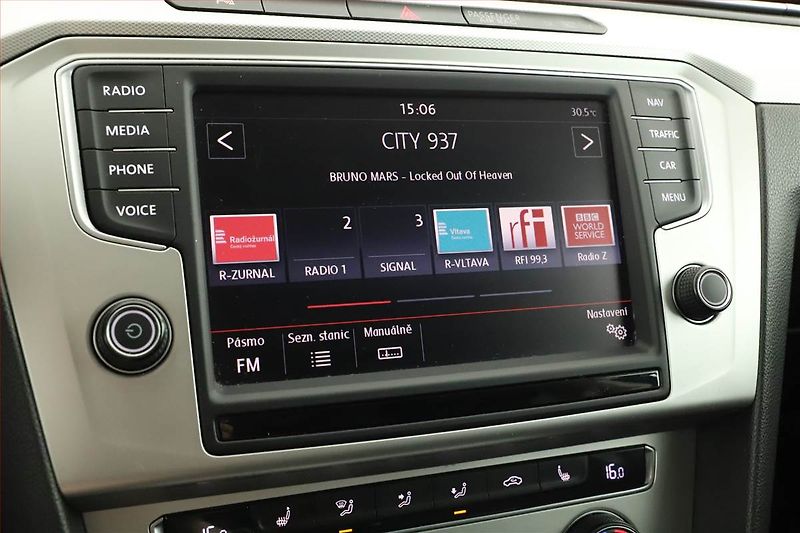 Volkswagen Passat (2015) 2.0 TDI, Navi, Tempomat - fotka 16 z 20