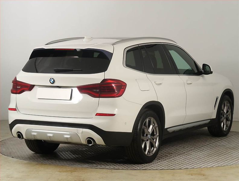 BMW X3 (2018) xDrive30d - fotka 5 z 25