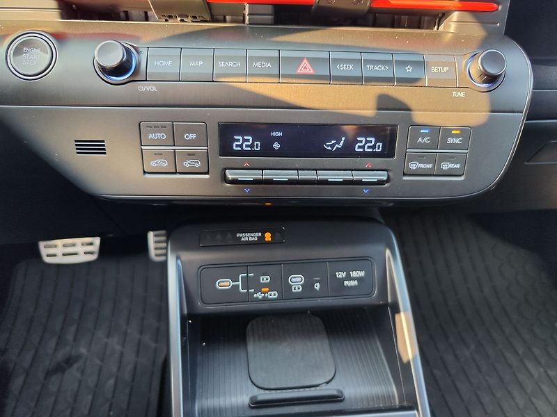 Hyundai Kona 1.6 T-GDI/145kW N-Line DCT - fotka 22 z 31