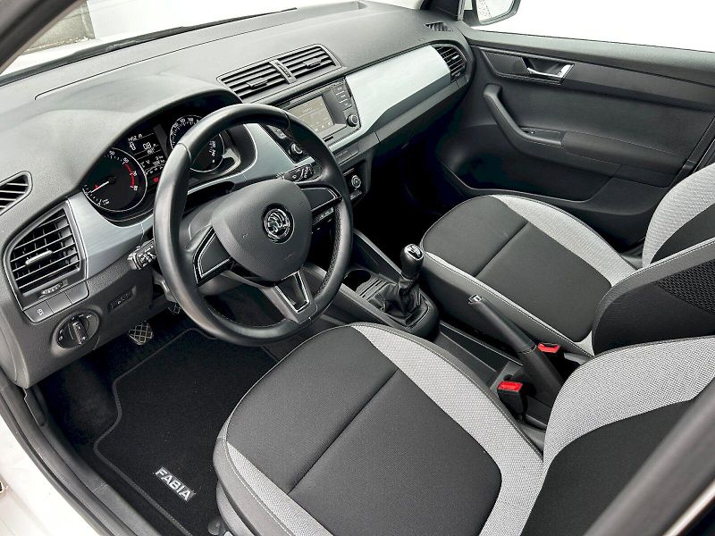 Škoda Fabia (2018) Combi 1.0 TSI 70kW MP5 Ambitio - fotka 21 z 31