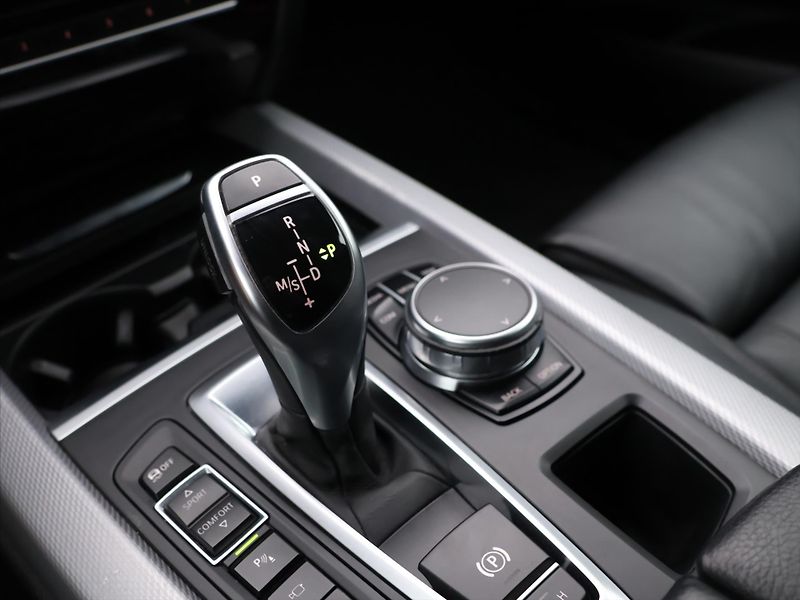 BMW X5 3,0 30d 190 kW CZ DPH xDrive - fotka 32 z 41