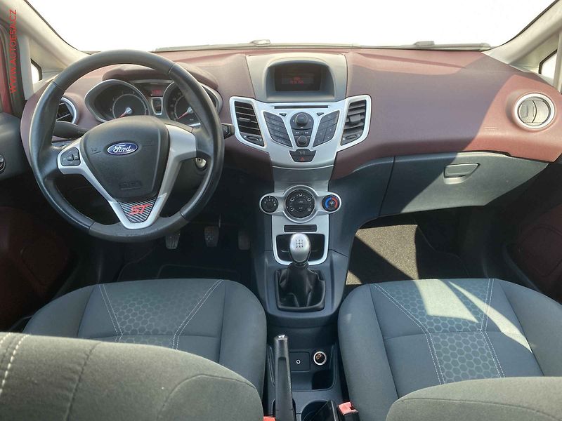 Ford Fiesta (2009) 1.4i, AC, park.asist - fotka 8 z 16
