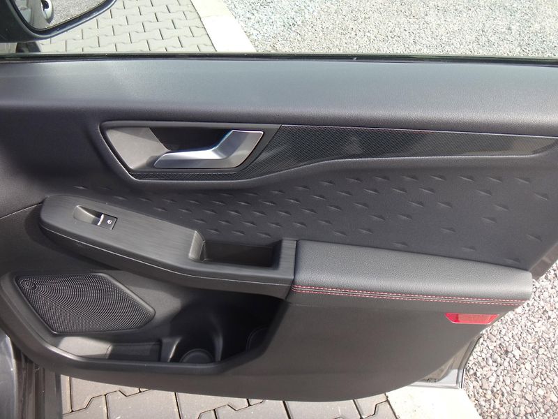 Ford Kuga (2020) St-Line_1.5 EcoBoost 110kW/150 - fotka 27 z 30