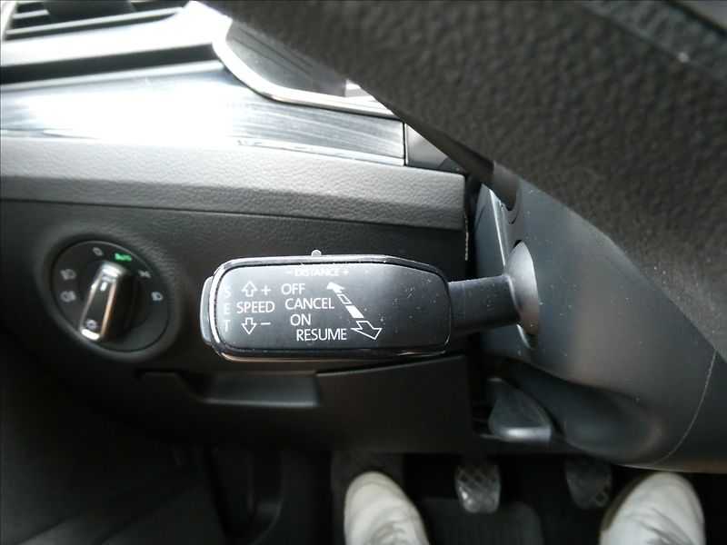 Škoda Superb 1,5 TSi 110kW STYLE+, NAVI,LED - fotka 32 z 37