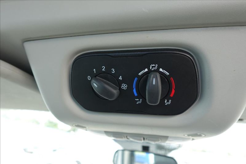 Ford Transit 2,0 TDCi  L3H2 9MÍST KLIMA - fotka 19 z 37