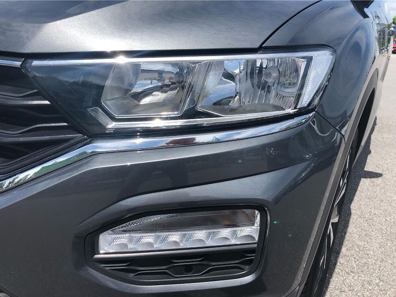 Volkswagen T-Roc 2.0 TDi STYLE - fotka 26 z 30