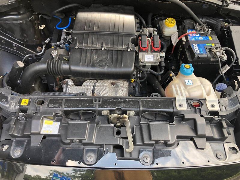 Fiat Punto (2006) 1.4 - fotka 24 z 32