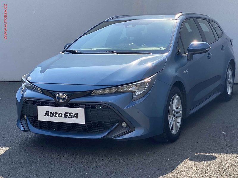 Toyota Corolla (2021) 1.8, Business, AT, LED - fotka 3 z 18