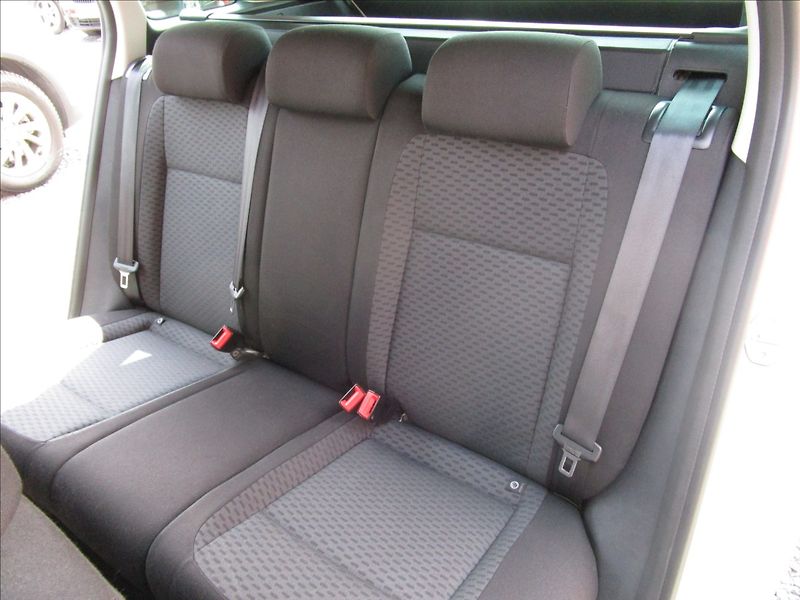 Škoda Fabia Combi 1.2i 12V Ambiente, Klima - fotka 28 z 41