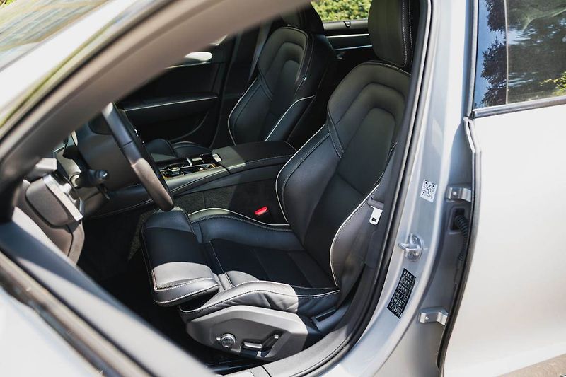 Volvo S90 (2024) T8 Recharge - fotka 17 z 32