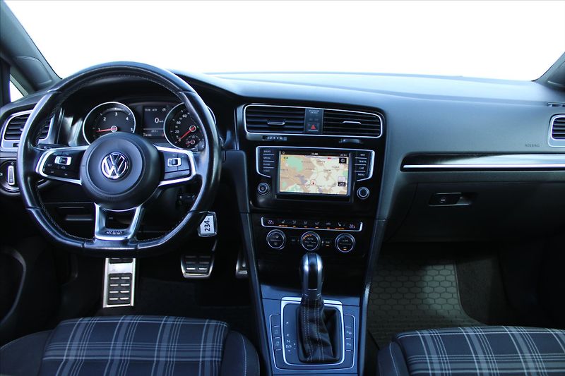 Volkswagen Golf GTD 2.0 TDI 135kW SERVIS.KNIHA - fotka 13 z 26