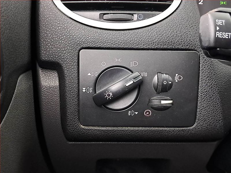 Ford Focus (2007) 1.6 16V, slušný stav - fotka 17 z 17