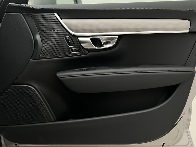 Volvo V90 T6 AWD RECHARGE BRIGHT PLUS  - fotka 46 z 46