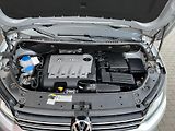 Volkswagen Touran 1.6 TDi DSG Serviska - náhled 23
