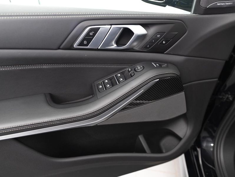 BMW X5 xDrive30d - fotka 17 z 22