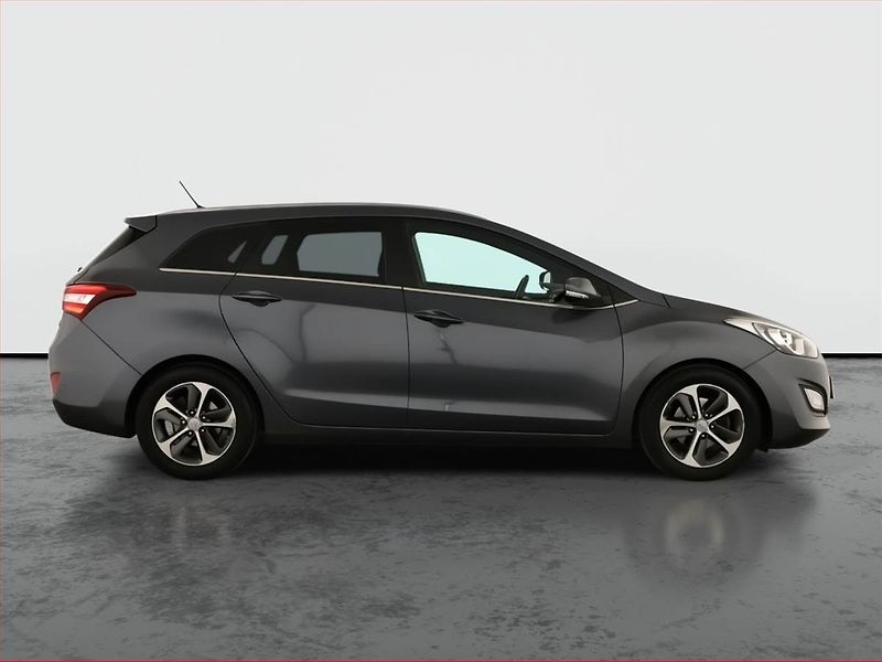 Hyundai i30 (2016) 1.6 GDI, Tempomat - fotka 6 z 14