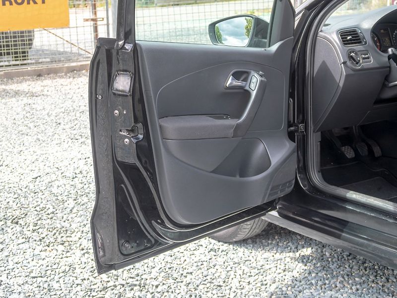 Volkswagen Polo (2009) 1.2HTP KLIMA – ROZVODY - fotka 9 z 40