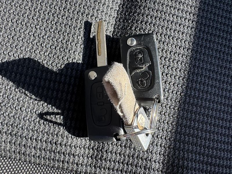 Peugeot 308 1.6 VTi , 155 tis km - fotka 17 z 19