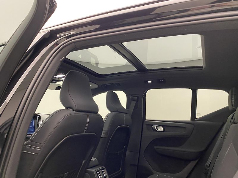 Volvo XC40 (2026) B3 AUT DARK ULTRA  - fotka 37 z 64