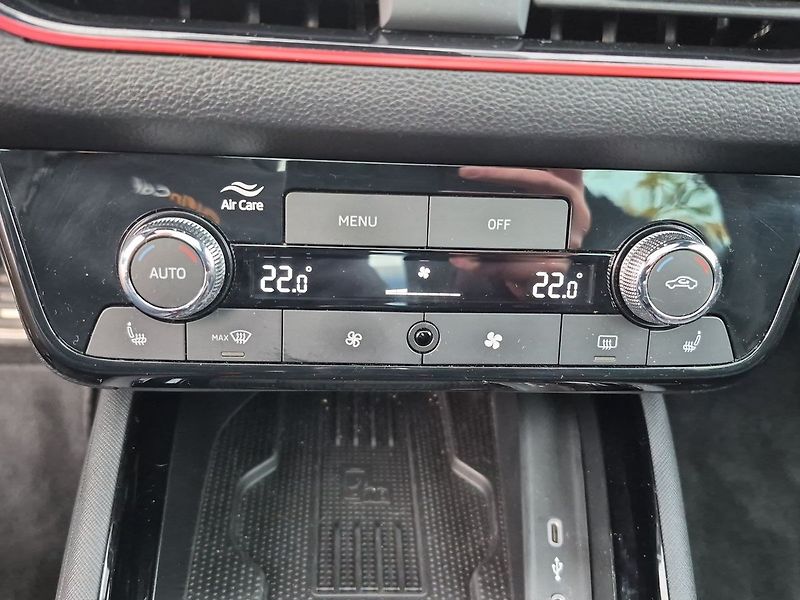 Škoda Kamiq Monte Carlo  1,5 TSI 110 kW - fotka 21 z 28