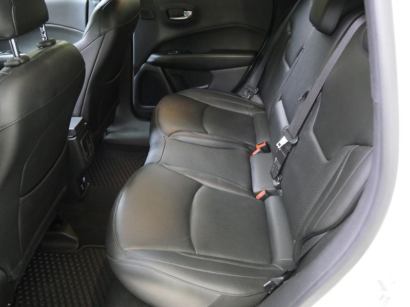 Jeep Compass - fotka 22 z 24