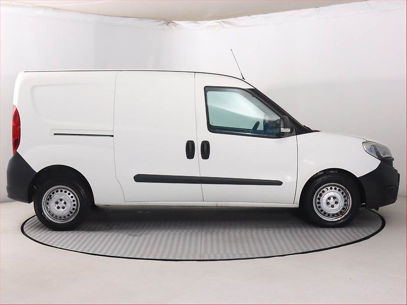 Fiat Dobló (2016) Maxi 1.6 MultiJet, SR, DPH - fotka 6 z 11