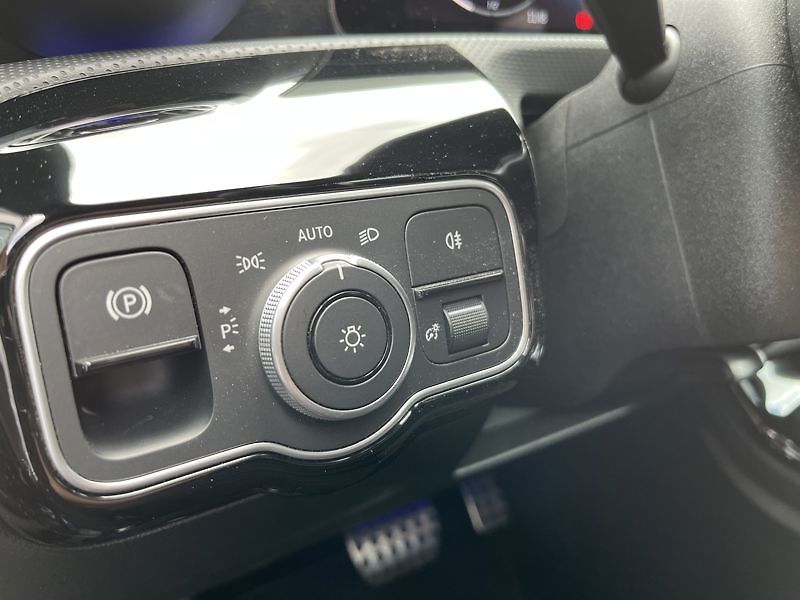 Mercedes-Benz CLA 180d kupé AMG Line Keyless - fotka 12 z 19