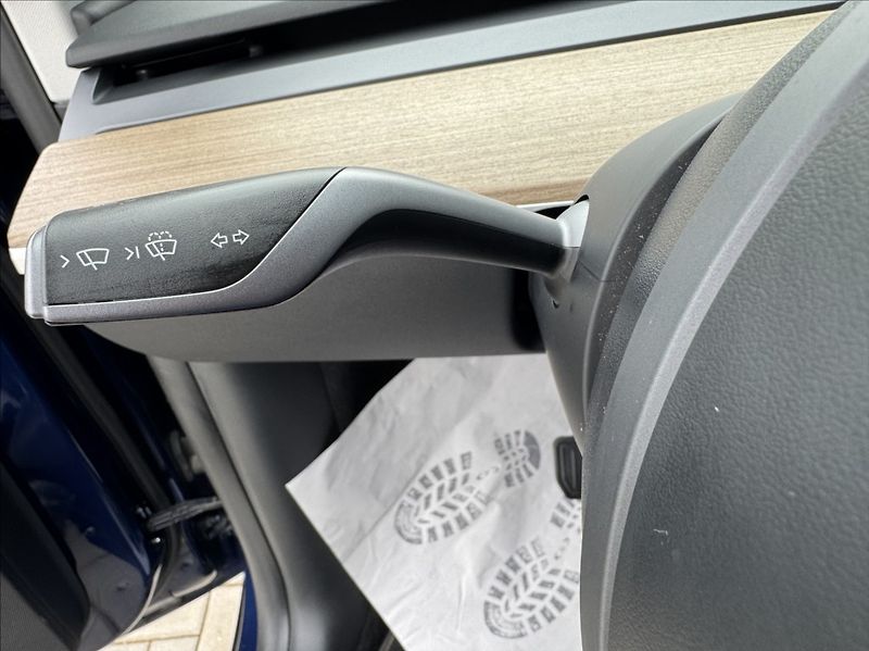 Tesla Model Y 0,0 Long Range 1.maj. původ ČR - fotka 27 z 50