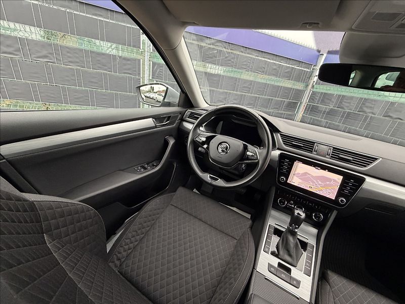 Škoda Superb 2.0 TDI Ambition/Virtual/ACC - fotka 8 z 25
