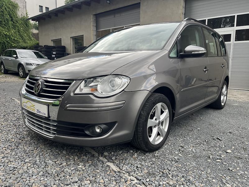 Volkswagen Touran (2010) 1,4 TSi 103 Kw TAŽNÉ - fotka 3 z 18