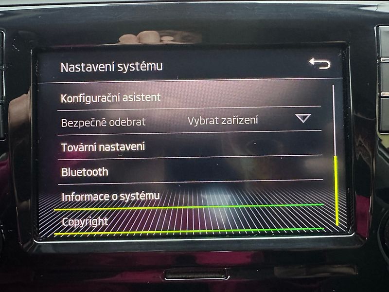 Škoda Rapid 1.4 TSI DSG/1MAJ/CZ/DPH/Výhřev - fotka 29 z 37