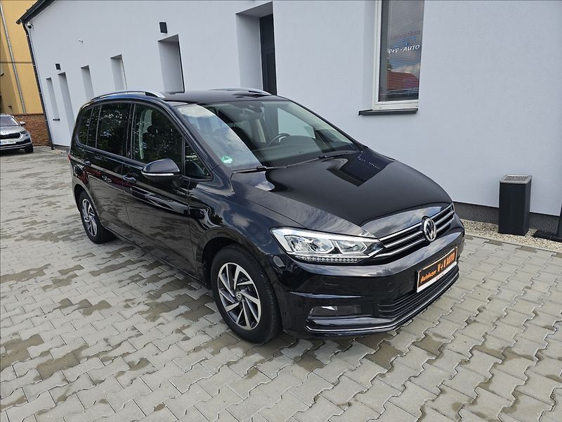 Volkswagen Touran 1,4 Tsi 110KW DSG Sound 7MÍST - fotka 1 z 47