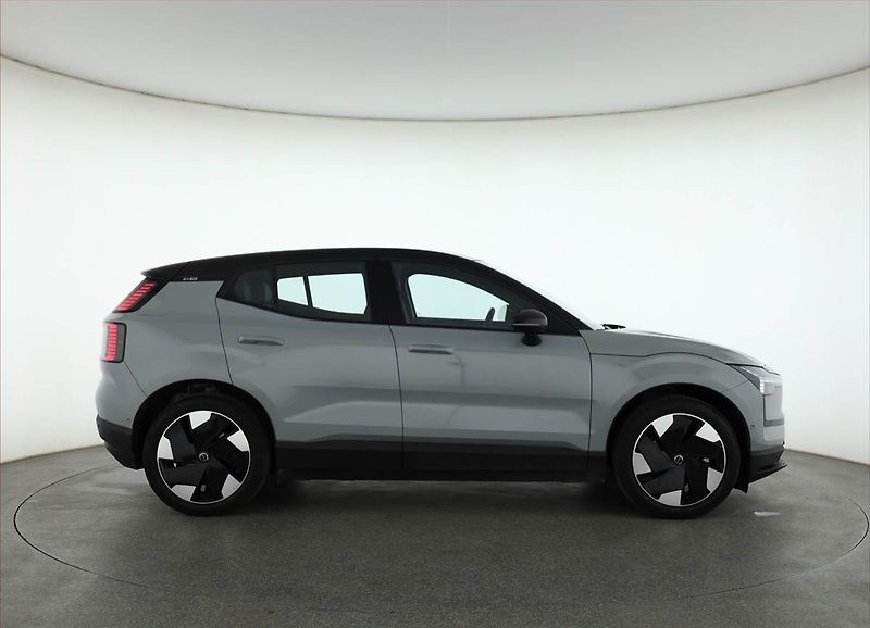 Volvo EX30 (2024) 69kWh Single Motor, SoH 97% - fotka 6 z 19