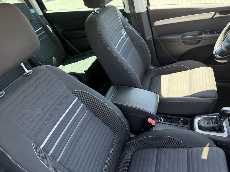 Volkswagen Sharan (2015) 2.0TDI 103kW DSG 7M EL. DVĚŘE - fotka 31 z 41