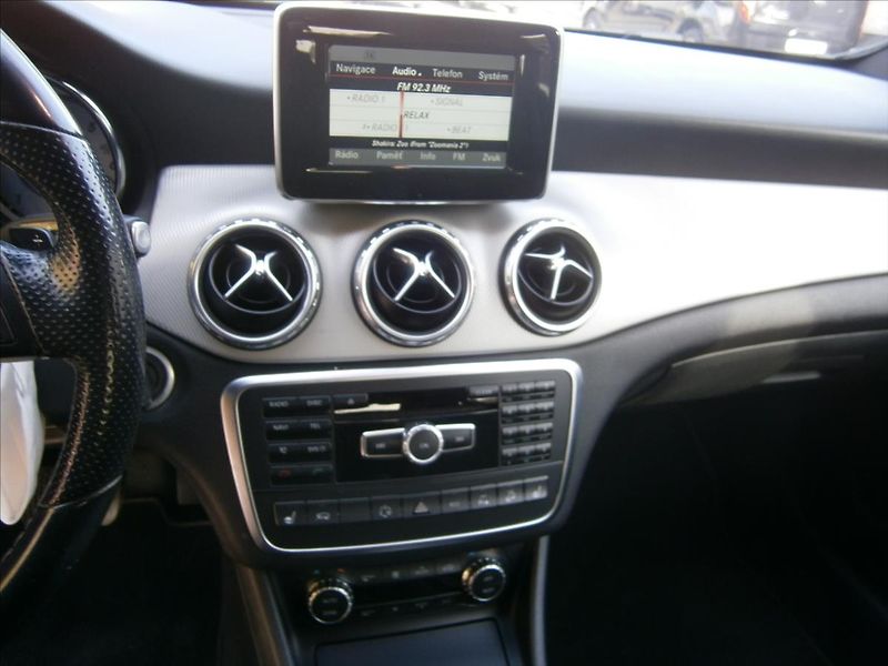 Mercedes-Benz GLA 2,2 CDI 4 MATIC - fotka 15 z 15