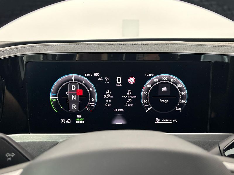 Volkswagen Passat R-Line People - fotka 11 z 31