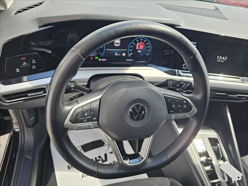 Volkswagen Golf 8 2,0TDi 110KW DSG STYLE - fotka 11 z 41