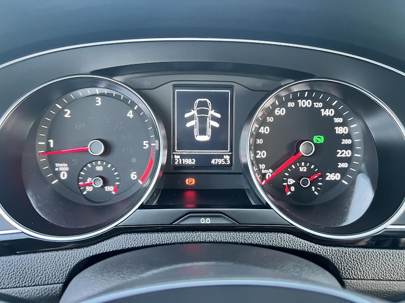 Volkswagen Passat 2.0TDI 110KW,NAVI,EL.TZ,APP - fotka 37 z 50