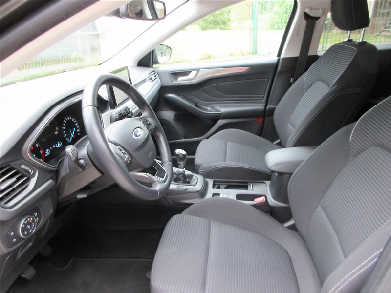 Ford Focus 1,0 i, Vyhř.sed,vol,okn, Navi, - fotka 10 z 29