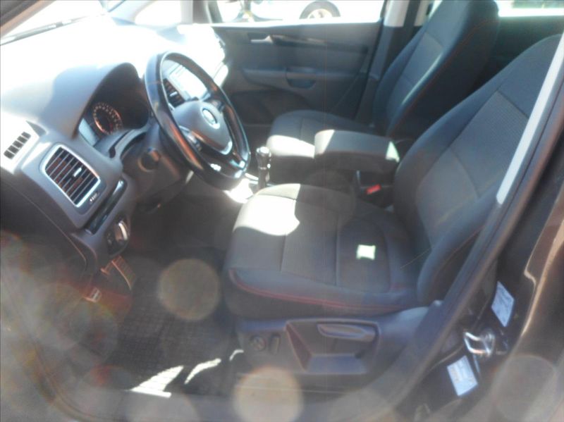 Volkswagen Sharan 2,0 TDi SOUND - fotka 22 z 38
